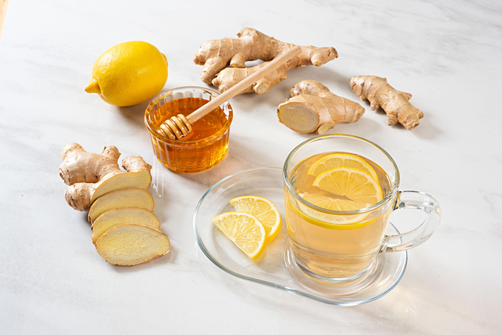 Honey and Warm Water to Get Rid of a Sore Throat Fast at Home
